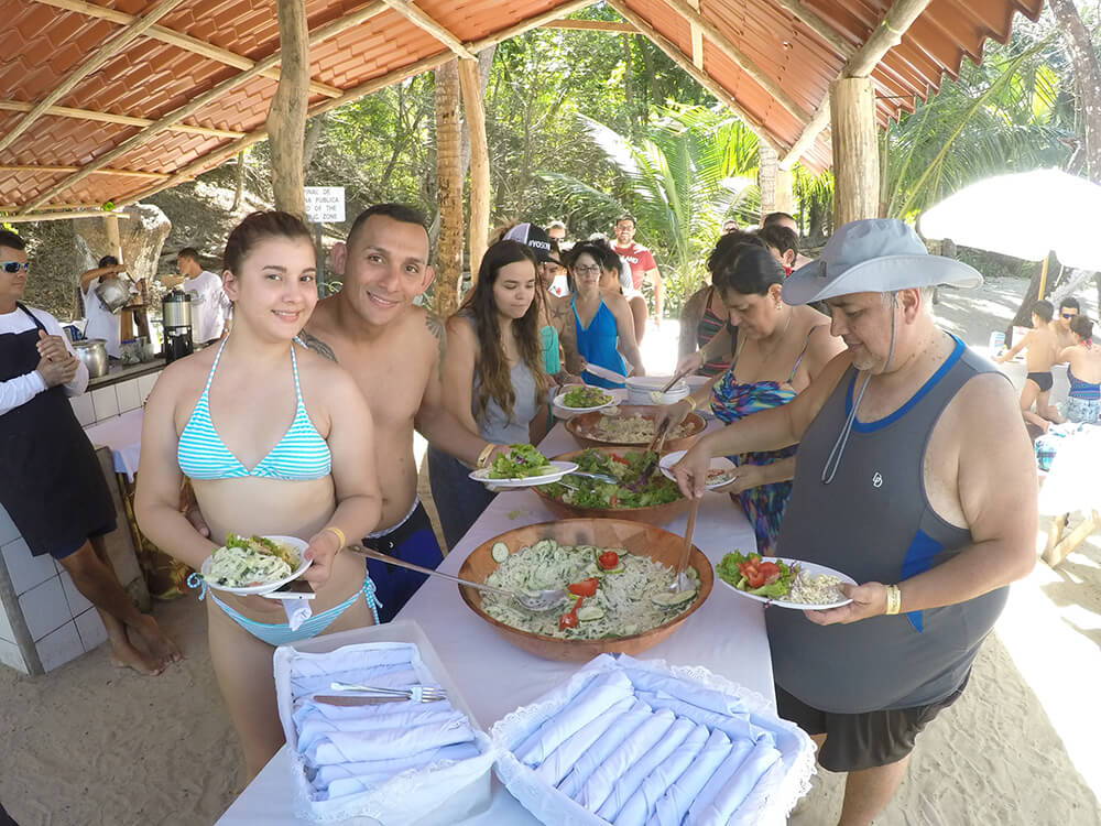 Buffet lunch - tortuga island